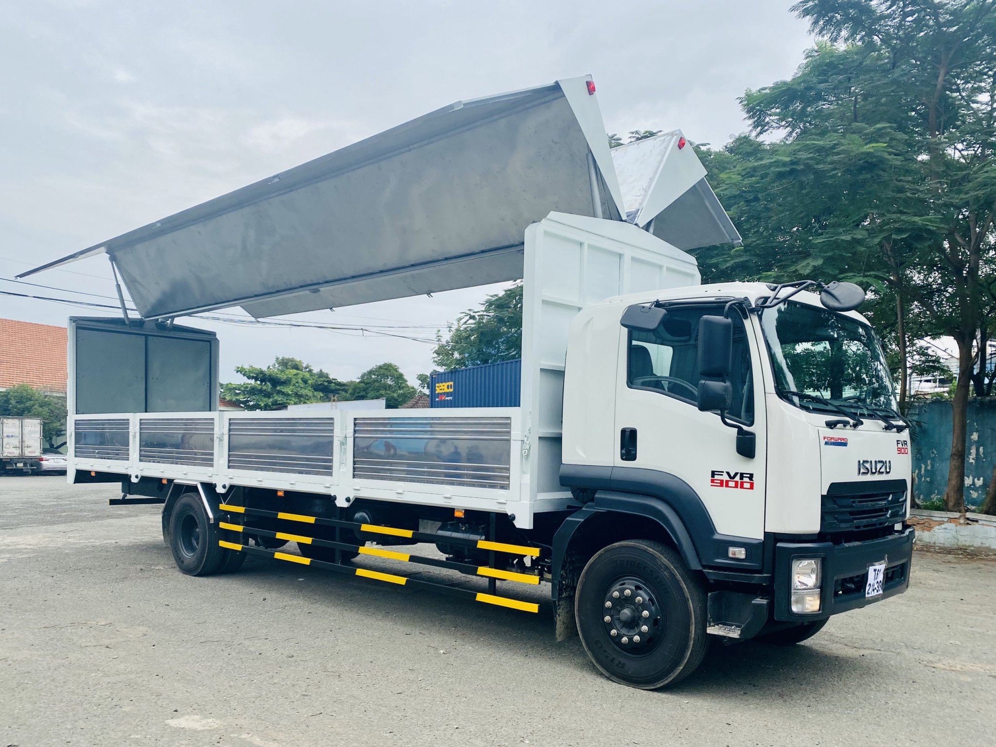 ISUZU FVR34UE4 - XE TẢI 8 TẤN SIÊU DÀI, SIÊU TIỆN LỢI