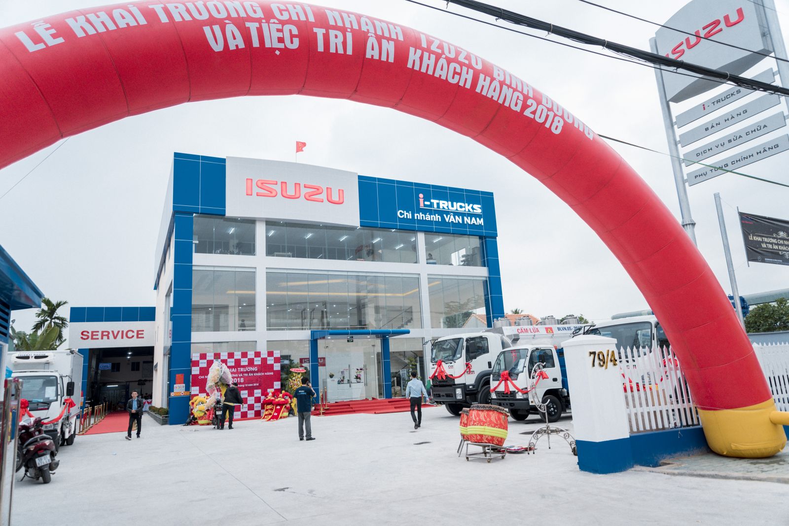 ISUZU VÂN NAM TƯNG BỪNG TỔ CHỨC LỄ KHAI TRƯƠNG CHI NHÁNH BÌNH DƯƠNG VÀ TRI ÂN KHÁCH HÀNG 2018