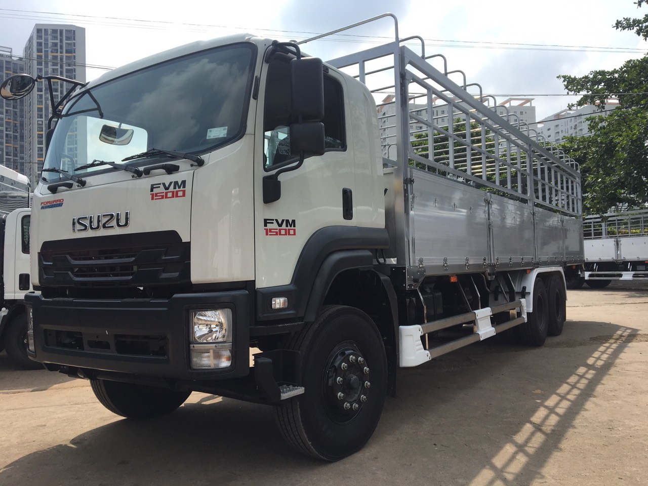 ISUZU 15 TẤN FVM60WE5 THÙNG DÀI 9.4M - ISUZU 3 CHÂN FVM 1500 THÙNG DÀI 9,4M