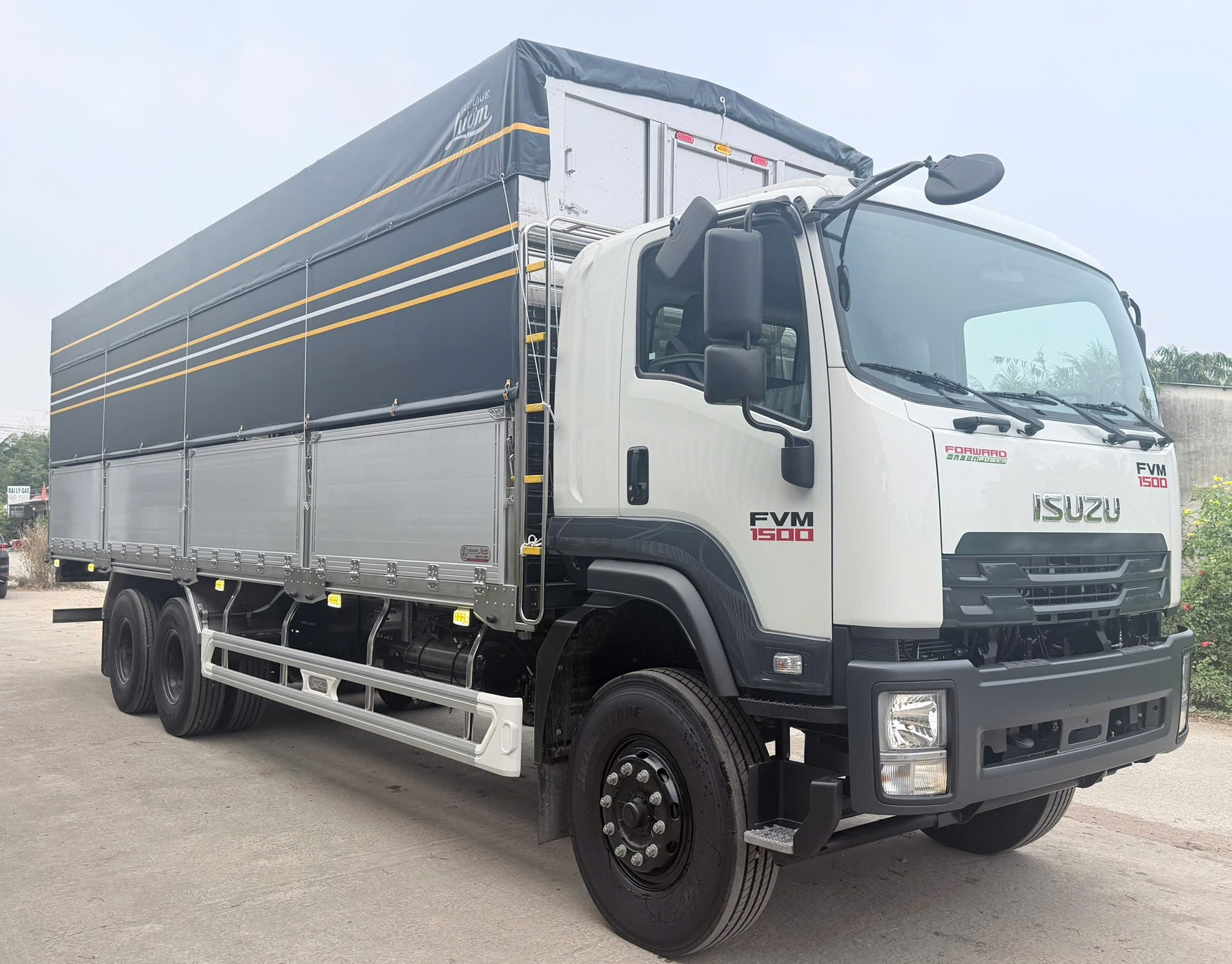 ISUZU FVM60WE5A (FVM 1500) THÙNG MUI BẠT 15 TẤN - ISUZU 3 GIÒ THÙNG DÀI 9.3M