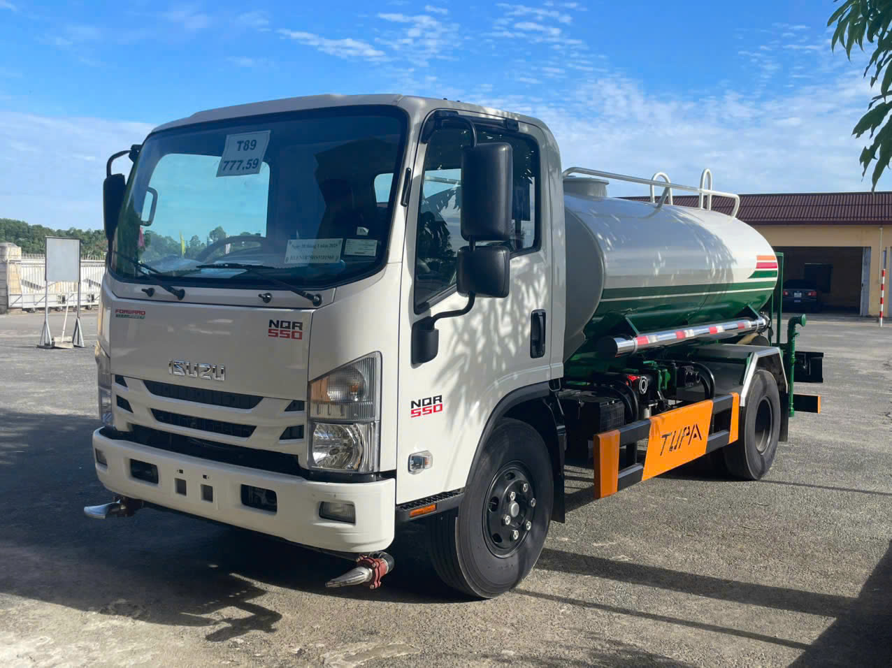 XE BỒN TƯỚI CÂY - 