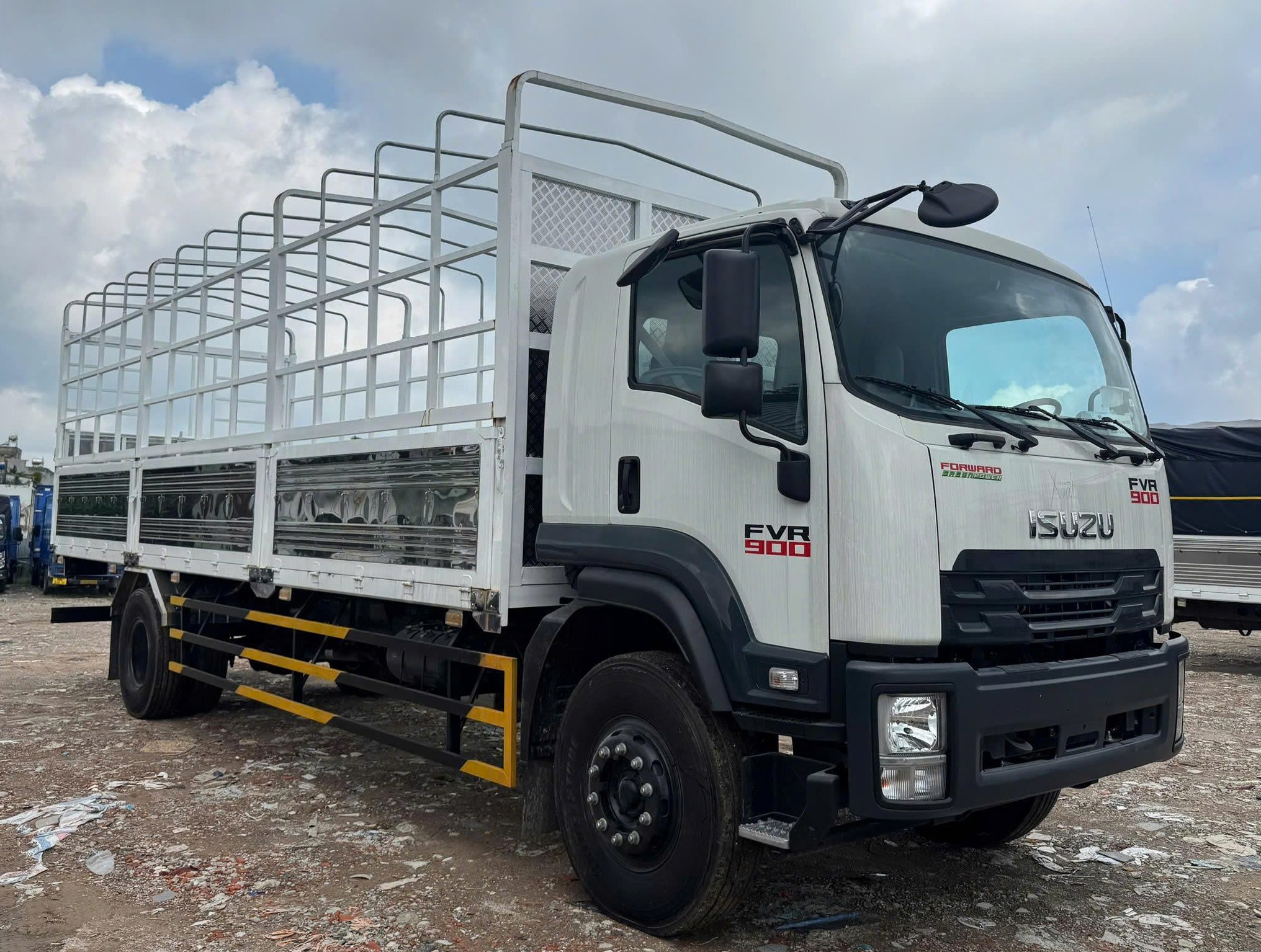 ISUZU FVR34SE5 (FVR 900) THÙNG MUI BẠT 7900KG - THÙNG DÀI 8,2M