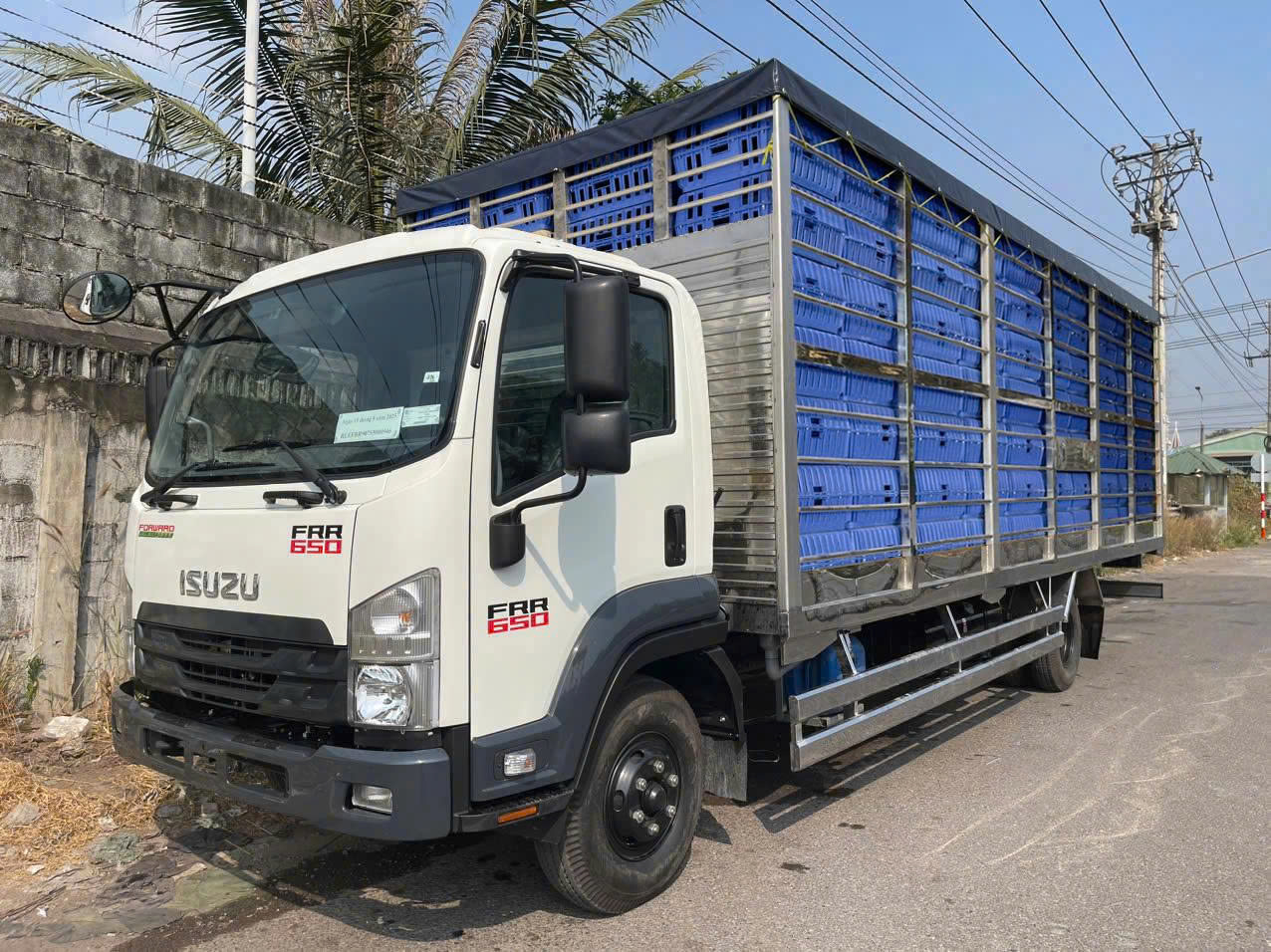 XE CHỞ GIA CẦM - 